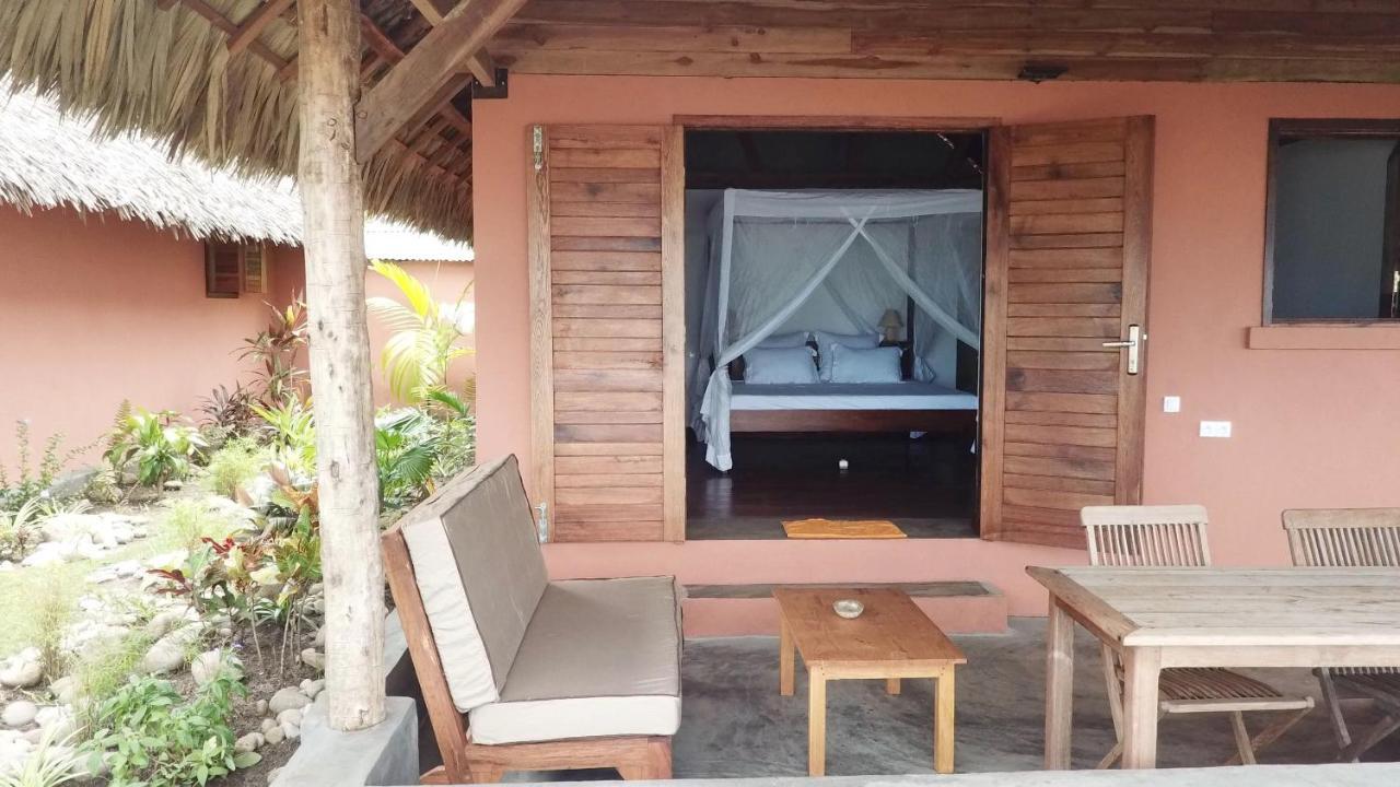 Le Transat Bed & Breakfast Ambatoloaka  Exterior photo