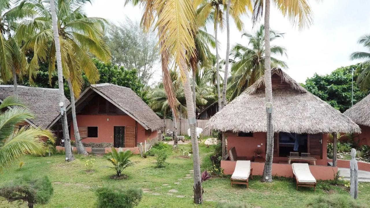 Le Transat Bed & Breakfast Ambatoloaka  Exterior photo