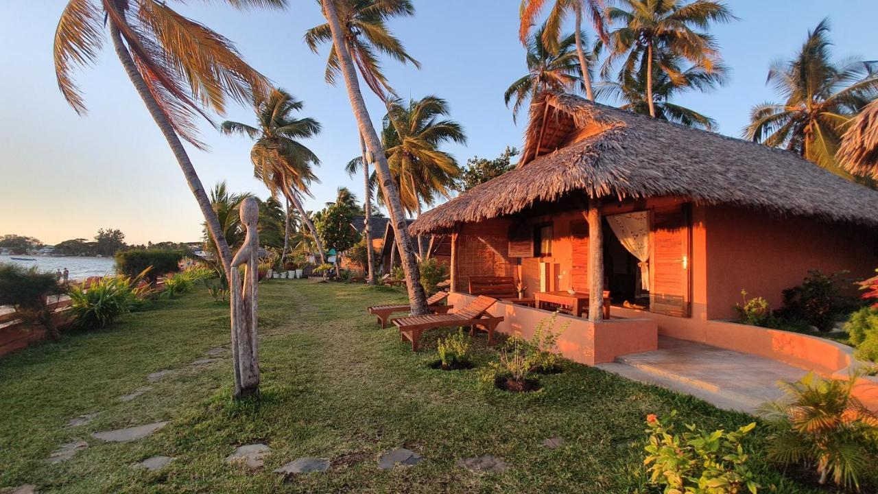 Le Transat Bed & Breakfast Ambatoloaka  Exterior photo