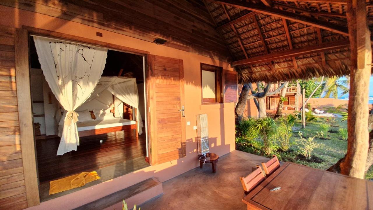 Le Transat Bed & Breakfast Ambatoloaka  Exterior photo
